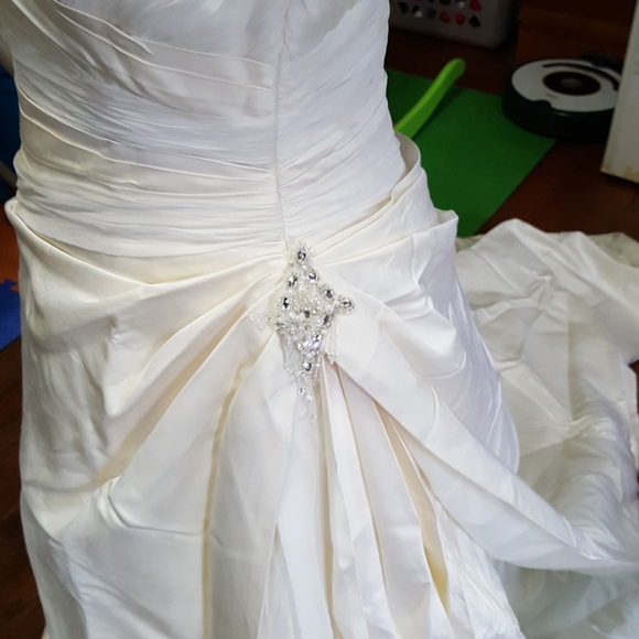 Wedding dress - Picture 3 of 3